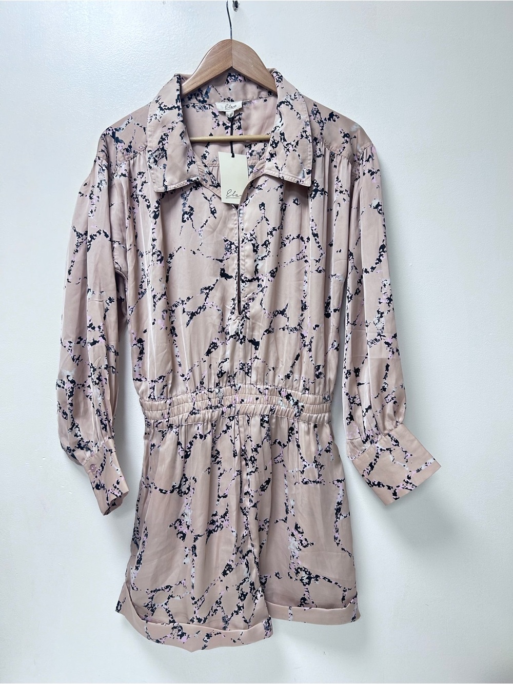 NWT Elan Women’s Natural Marble Print Long Sleeve Romper Size L.